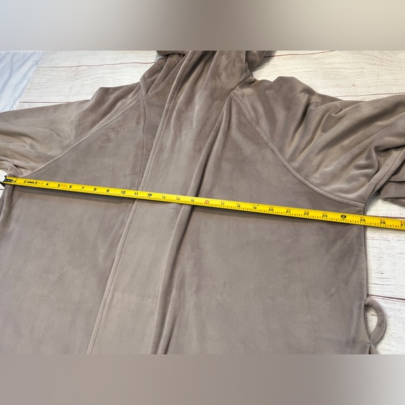Barefoot Dreams Luxechic Hooded Robe - M/L - taupe luxury soft unisex cozy - Picture 14 of 14